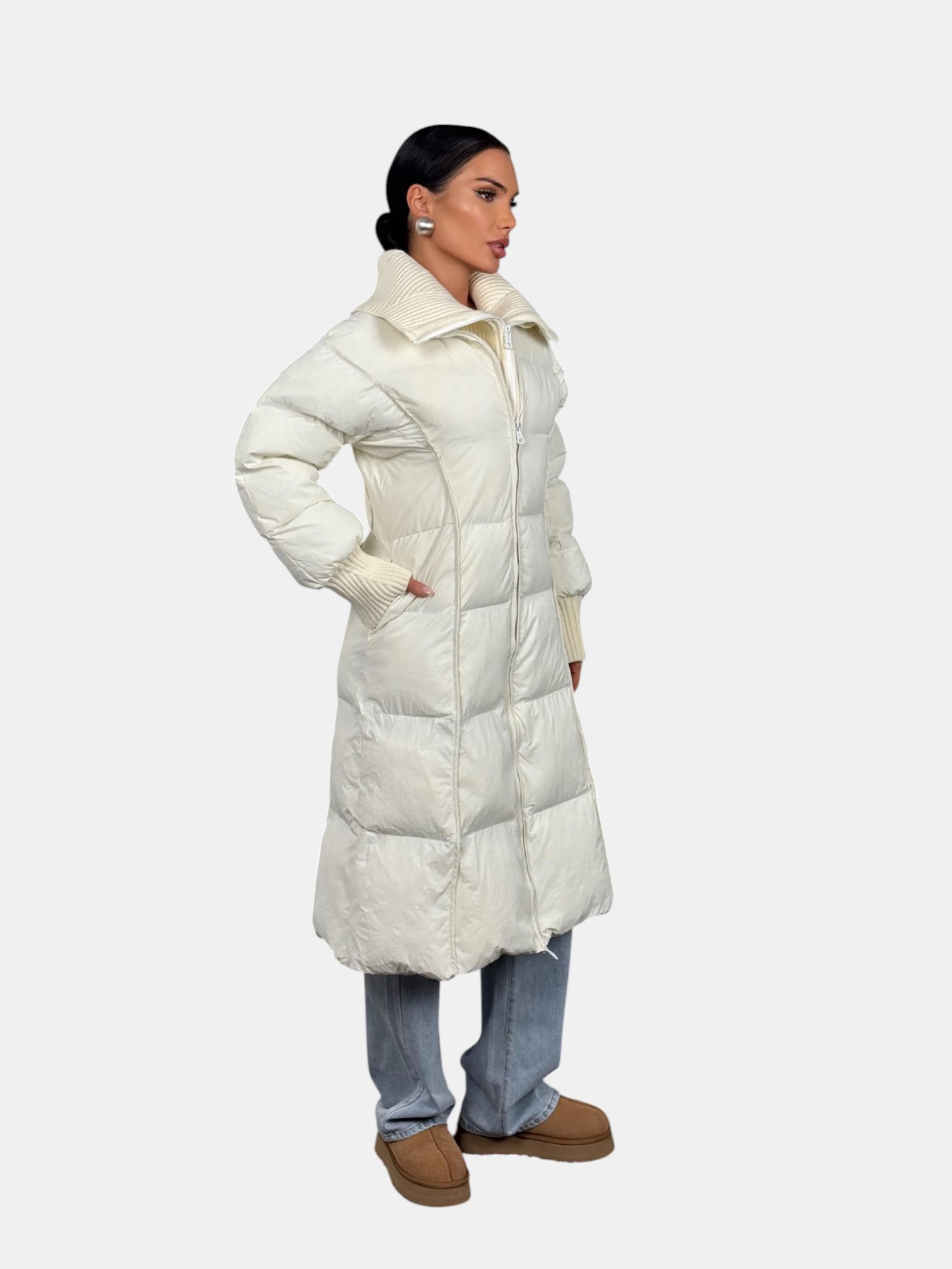 Длинный пуховик MONCLER белый 3213 Длинный пуховик MONCLER белый 3213