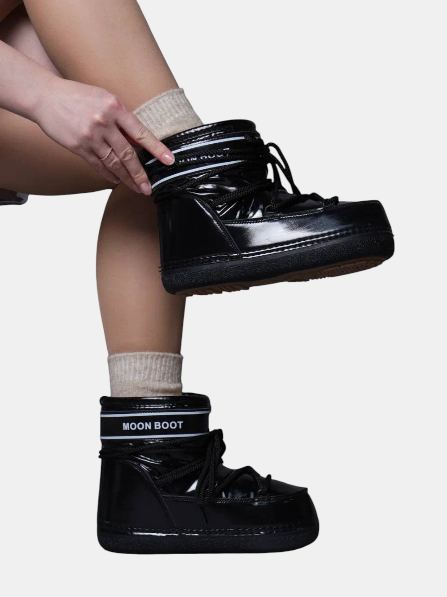 Сноубутсы дутики Moon Boot кожа черные 3310 Сноубутсы дутики Moon Boot кожа черные 3310