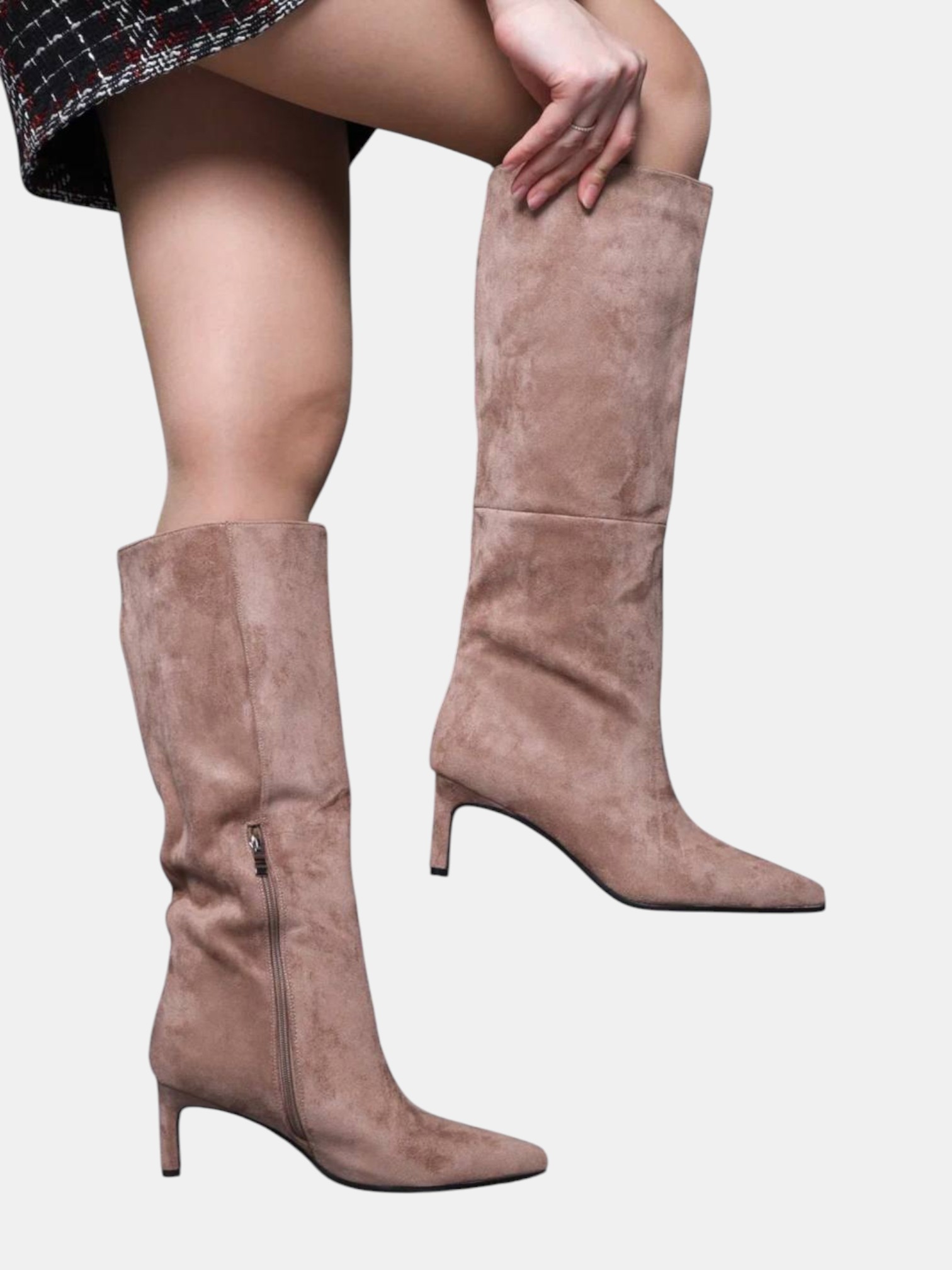 Сапоги трубы на шпильке