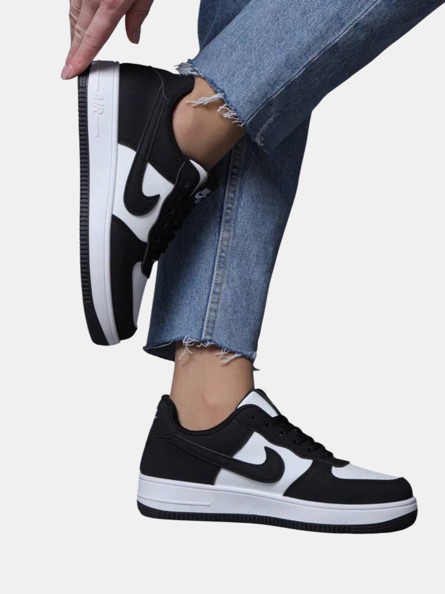 Кроссовки NIKE Air Force 1 белые с черным 3253 Кроссовки NIKE Air Force 1 белые с черным 3253