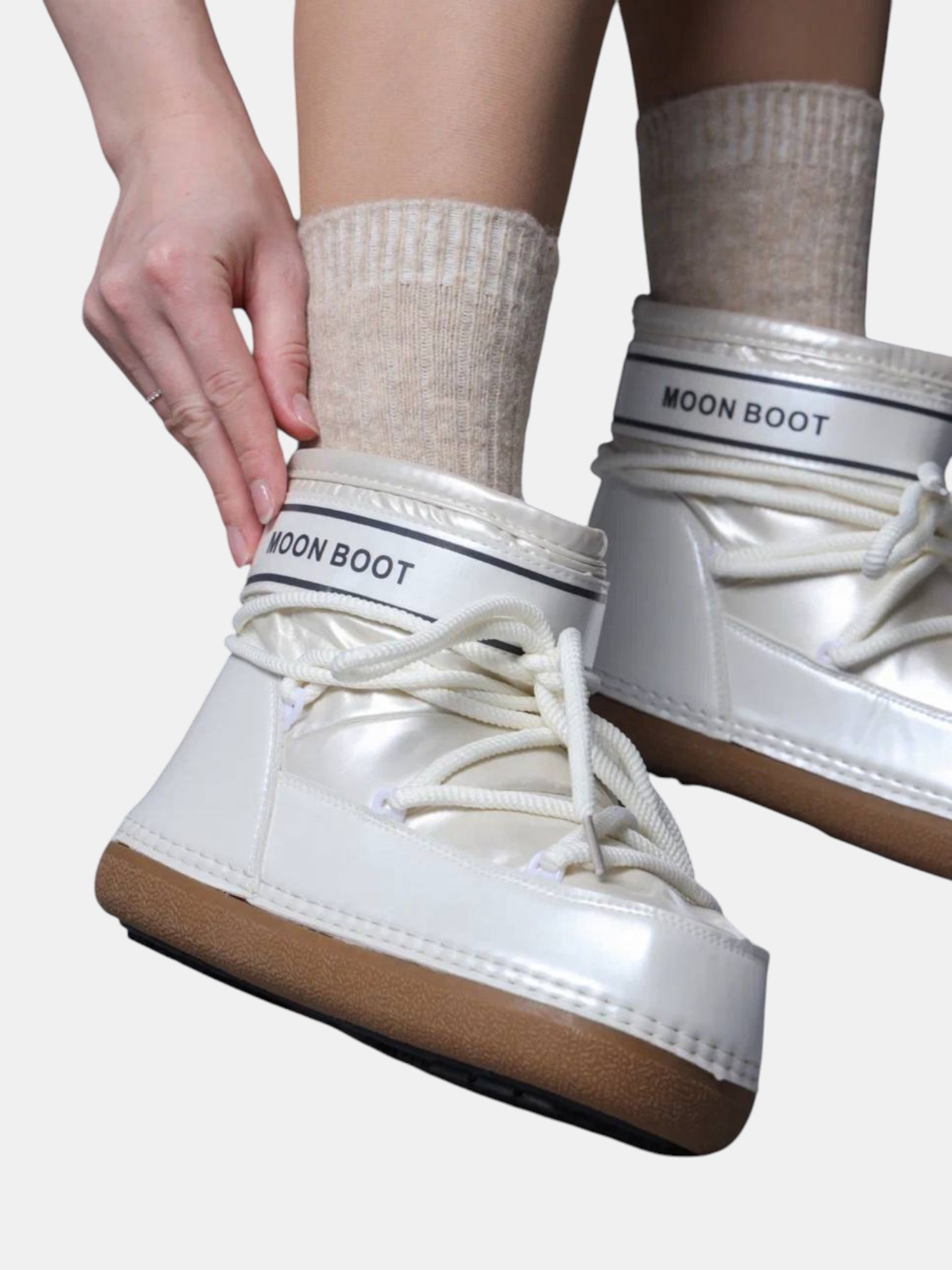 Сноубутсы дутики Moon Boot кожа жемчужные 3311 Сноубутсы дутики Moon Boot кожа жемчужные 3311