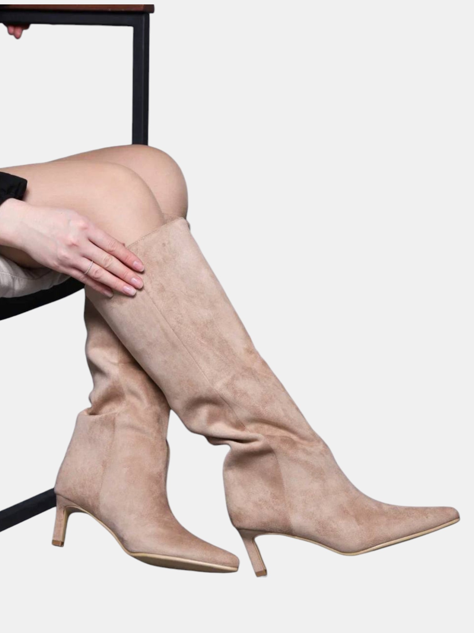 Сапоги трубы на шпильке