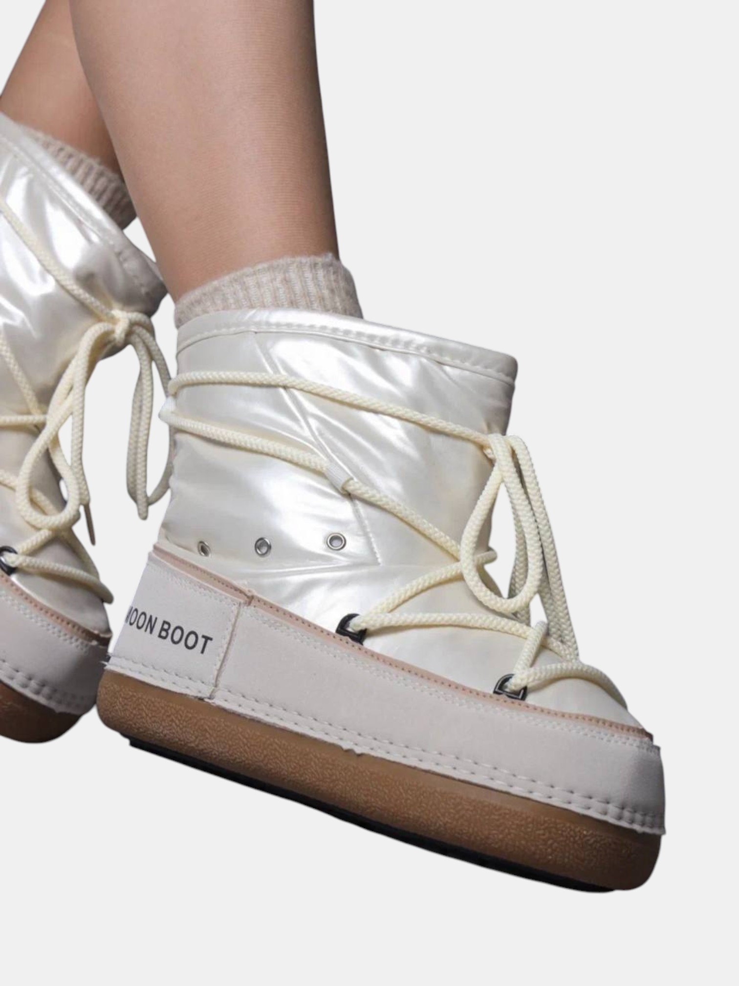 Сноубутсы дутики Moon Boot кожа бежевые 3315 Сноубутсы дутики Moon Boot кожа бежевые 3315