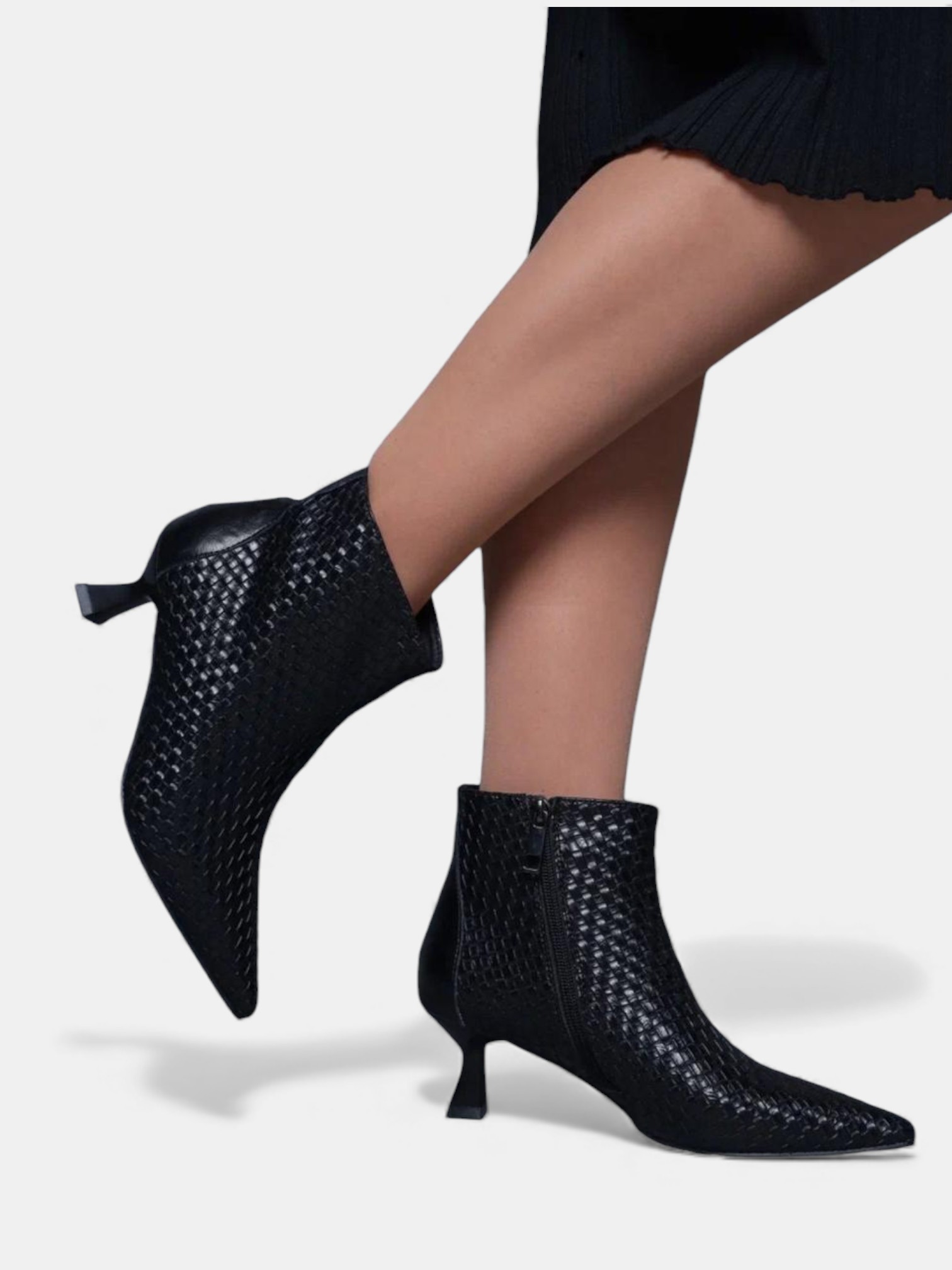 Ботильоны женские демисезонные с пряжкой черные 3348 Ботильоны женские демисезонные с пряжкой черные 3348