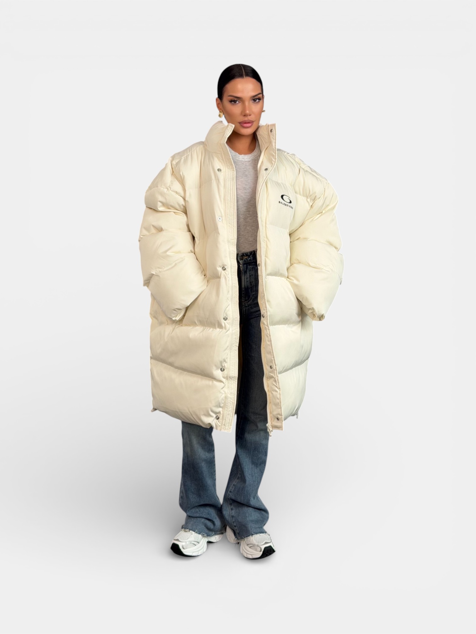 Пуховик оверсайз зимний длинный BALENCIAGA бежевый 3367 Пуховик оверсайз зимний длинный BALENCIAGA бежевый 3367