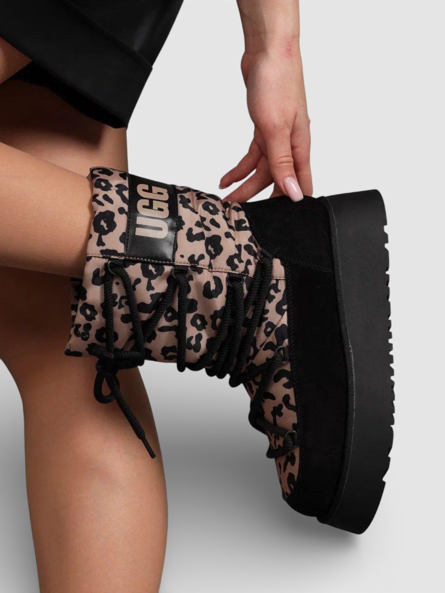 Дутики UGG на шнуровке леопардовые 3425 Дутики UGG на шнуровке леопардовые 3425