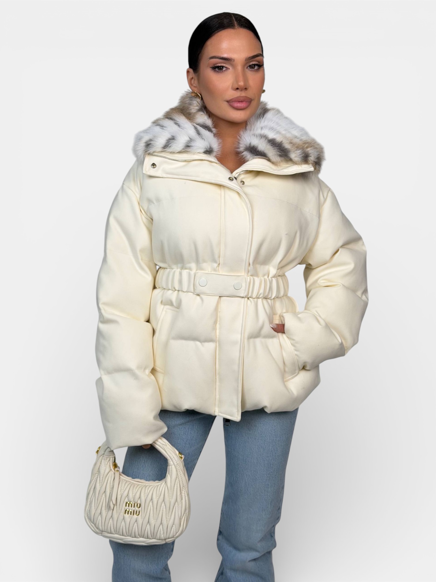 Куртка с мехом зимняя Max Mara бежевая 3474 Куртка с мехом зимняя Max Mara бежевая 3474