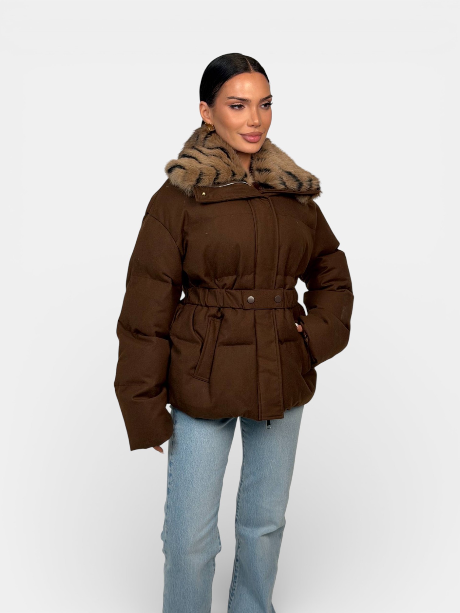 Куртка с мехом зимняя Max Mara коричневая 3473 Куртка с мехом зимняя Max Mara коричневая 3473