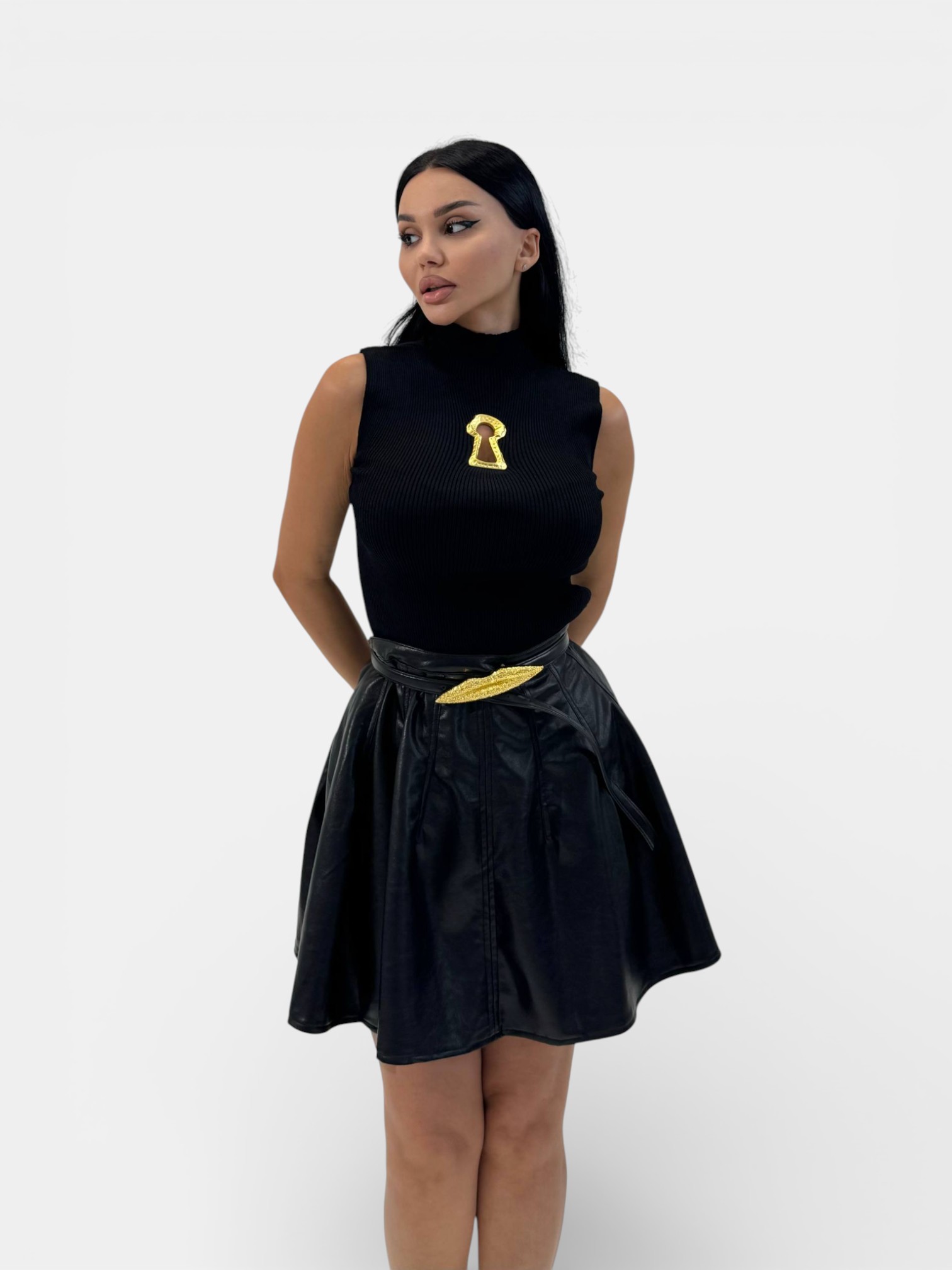 Трикотажная футболка SCHIAPARELLI черная 3451 Трикотажная футболка SCHIAPARELLI черная 3451