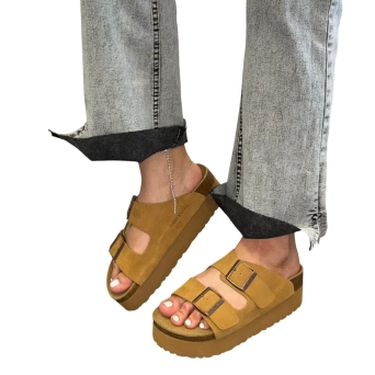 Шлепанцы женские BIRKENSTOCK натуральная замша песочные 3105 Шлепанцы женские BIRKENSTOCK натуральная замша песочные 3105